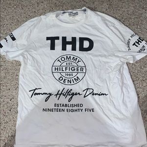 White Tommy Hilfiger t shirt